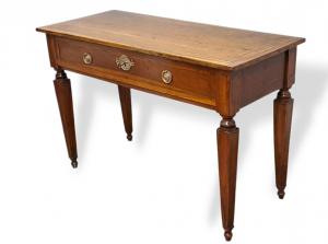 WALNUT WRITING DESK - PARMA - 18TH CENTURY